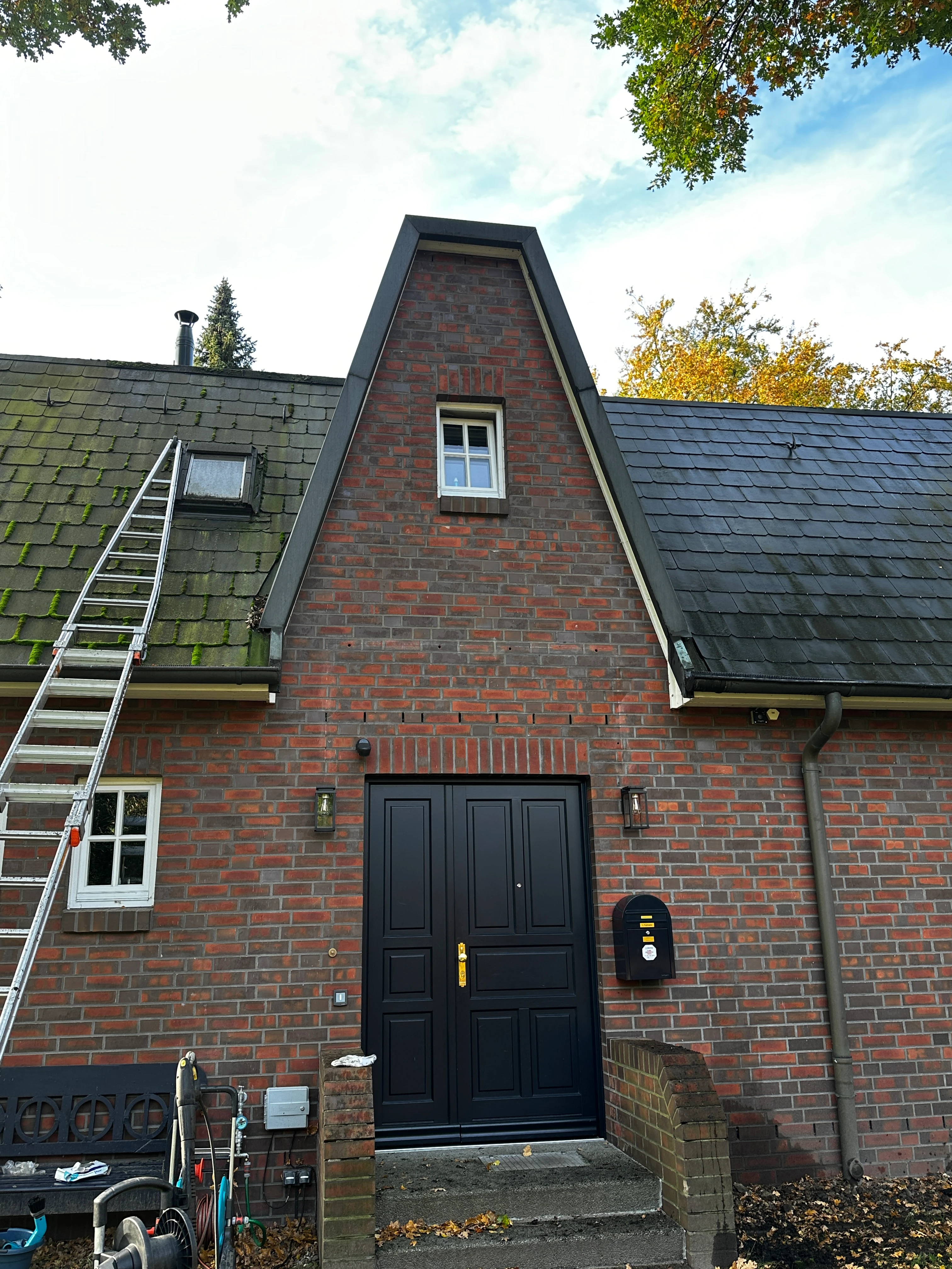 Dachreinigung Schiefer Hamburg Vorher Nachher – KIELS. Gebäudeservice Hamburg