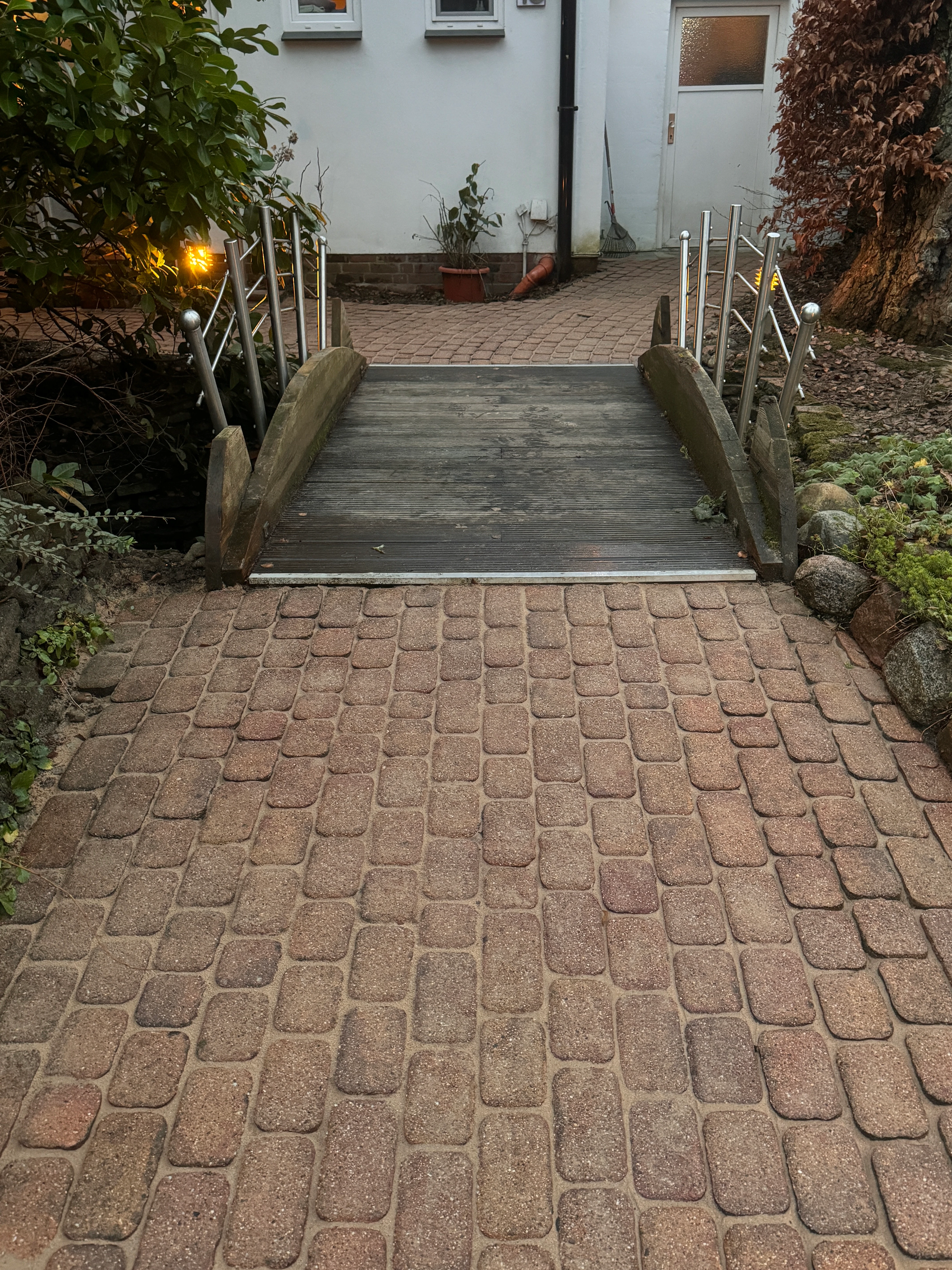 Pflasterstein Reinigung Einfahrt Terasse Steinreinigung – KIELS. Gebäudeservice Hamburg